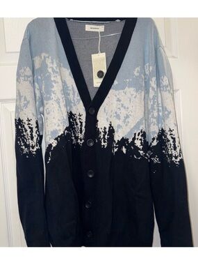 Reserved Men's Black and Light Blue Mountain-Pattern Cardigan